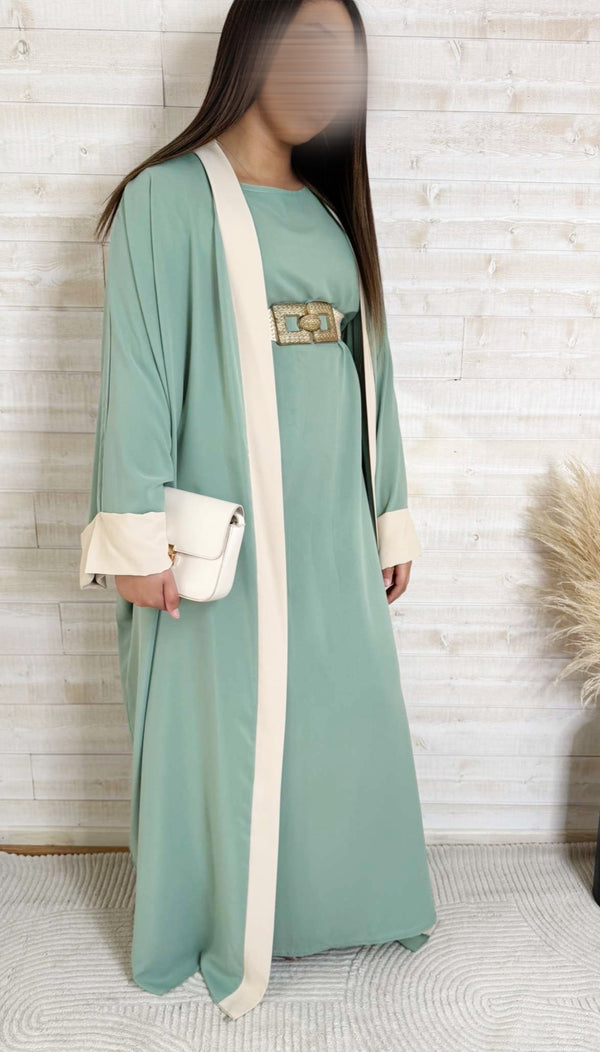 Abaya “Aliyah” – Vert sauge & finitions crème